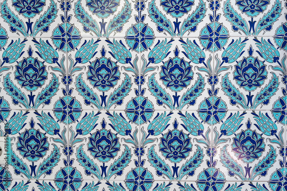 Ottoman Tile Motifs Background Photo, Uskudar Istanbul, Turkiye (Turkey) Ottoman Tile Motifs Background Photo, Uskudar Istanbul, Turkiye (Turkey)