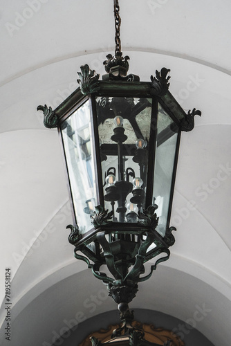 Obraz na płótnie Old lamppost in the downtown of Turin w salonie