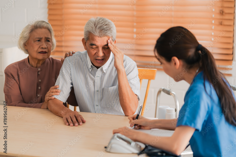 Obraz premium Comprehensive Senior Healthcare Services: Asian Elders Receive Expert Medical Advice and Support at Home, Ensuring Optimal Health and Well-being Through Dedicated Doctor and Nurse Visits