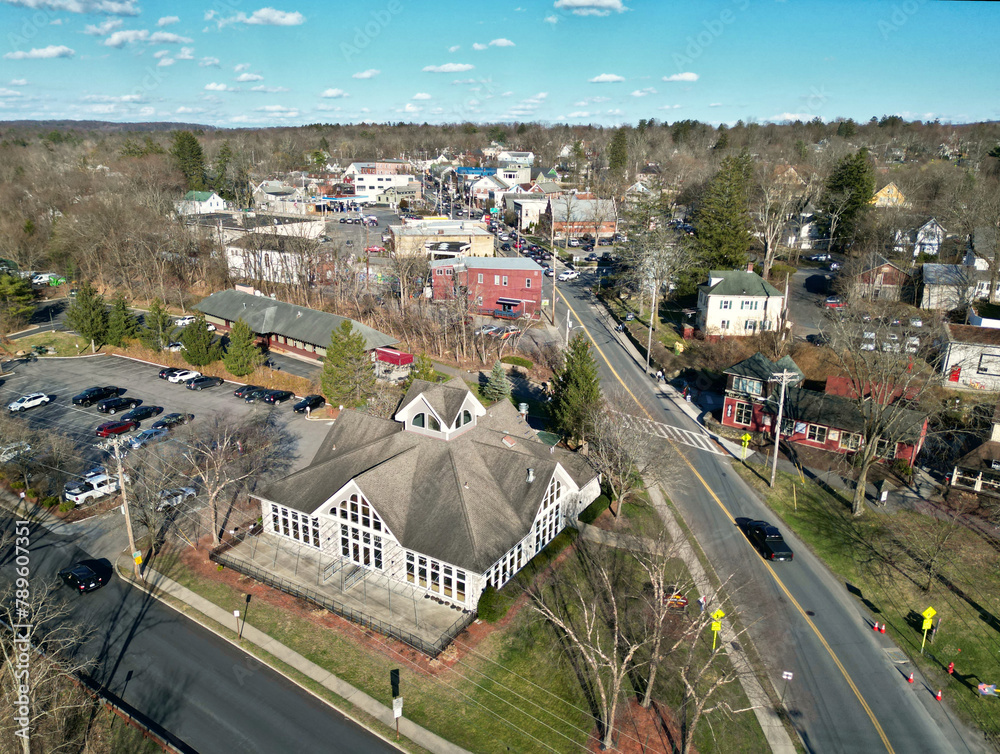 Fototapeta premium aerial view of main street in new paltz, new york (college university town) hudson valley, near shawangunk ridge, travel tourism destination small village (campus, restaurants, bars, downtown)