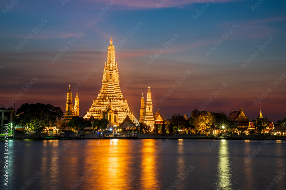 Wat Arun Ratchawararam in Thailand