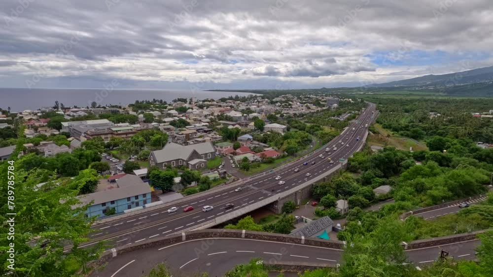 Accelerated video of traffic at Saint-Paul at Reunion Island