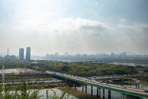 대한민국 서울, 고층빌딩, 한강, 교통체증, 도시풍경