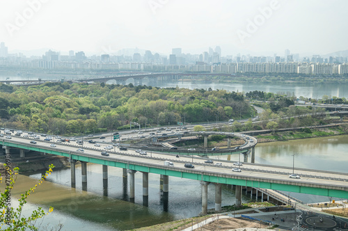 대한민국 서울, 고층빌딩, 한강, 교통체증, 도시풍경