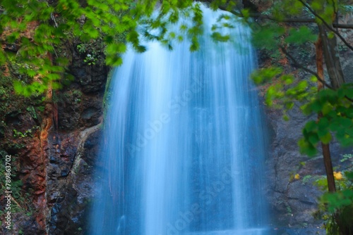 滝のある風景