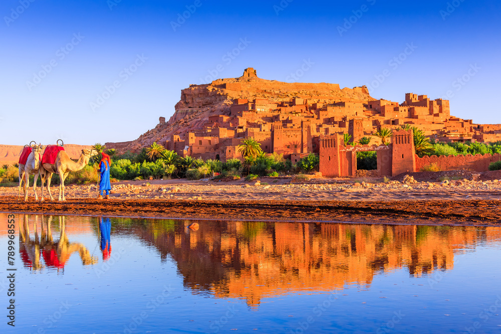Obraz premium Ait-Ben-Haddou, Ksar or fortified village in Ouarzazate province, Morocco. Prime example of southern Morocco architecture.