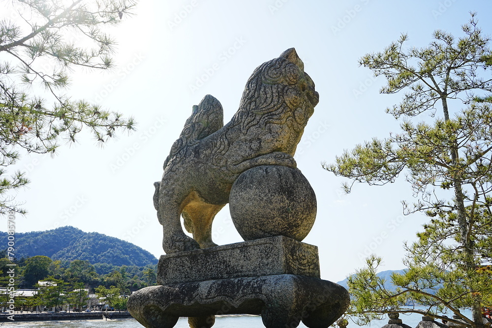 Torii of Itsukushima Shrine on Miyajima island, in Hiroshima, Japan - 日本 広島 宮島 厳島神社 鳥居
