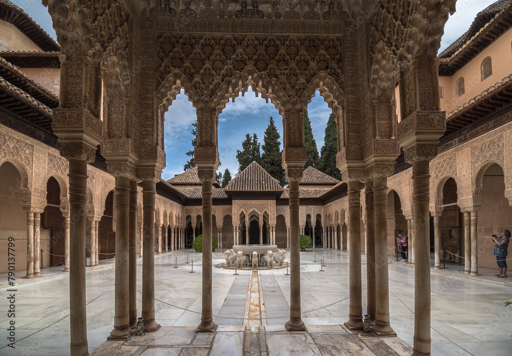 Patio de los Leones Patio of the Lion in the Palacios Nazaries. Alhambra Granada Andalucia Spain. - obrazy, fototapety, plakaty 
