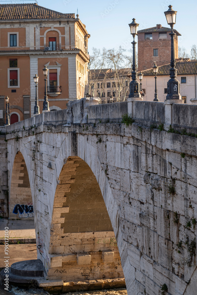 Pont sur le Tibre à Rome Pont sur le Tibre à Rome