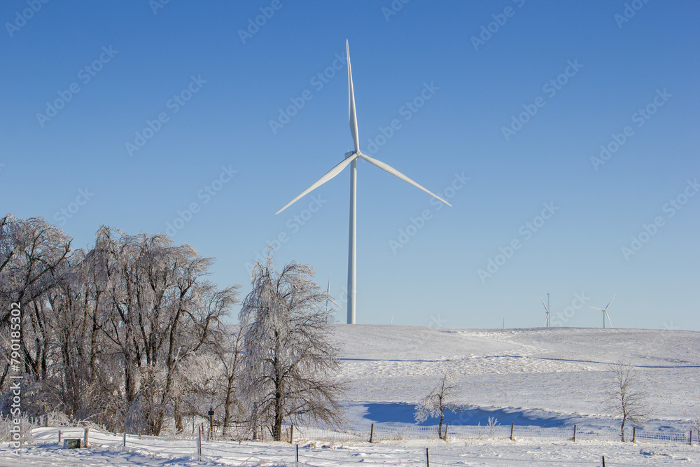 Fototapeta premium wind turbine in winter in Minnesota on the Buffalo Ridge