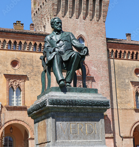 Statu di Giuseppe Verdi - Busseto photo