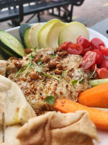 nachos with guacamole