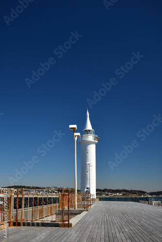青空と湘南港灯台