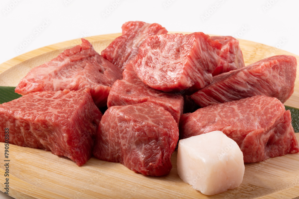 黒毛和牛　角切り（もも肉　肩肉）鹿児島県産
