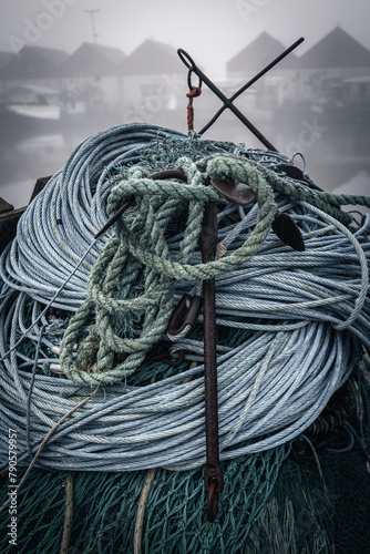 kotwica, sieci i liny kutry rybackie photo