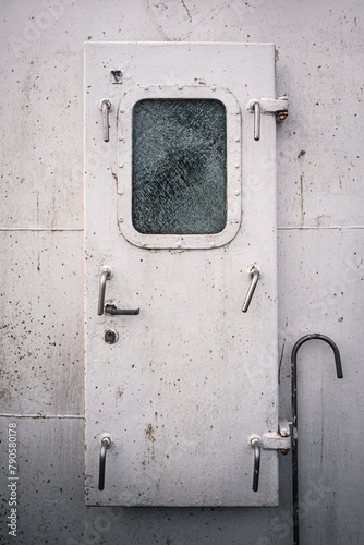 kuter rybacki drzwi na mostek, do sterowni © rpetryk
