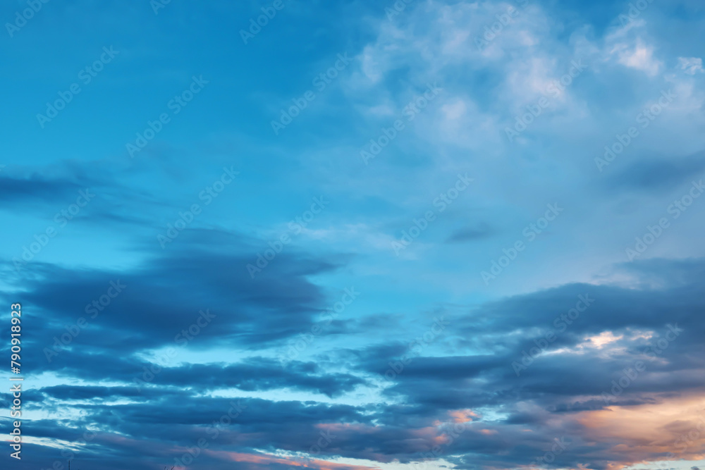 Obraz premium Dramatic sunset sky with clouds.
