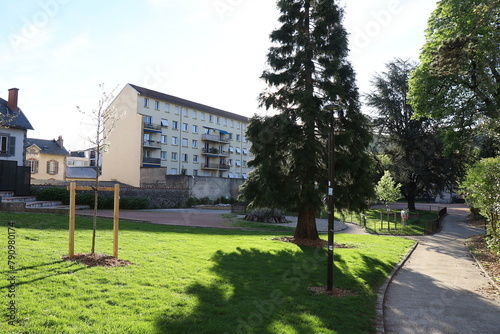 Le jardin des Carmes, parc public, ville de Aurillac, département du Cantal, France photo