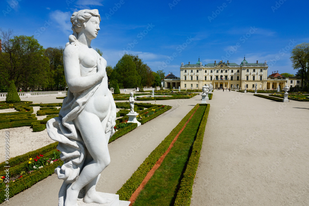 Obraz premium 2023-05-02; Branicki Palace and park in Bialystok, Poland