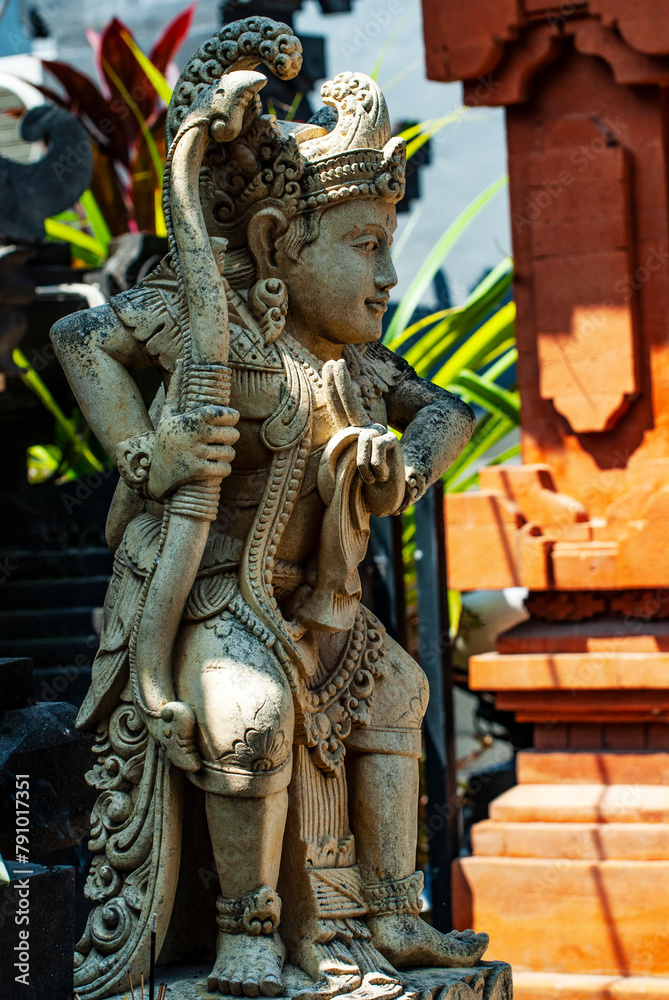 Obraz premium Bali MARCH 2024 - Tradition Balinese statue, Bali, Indonesia.