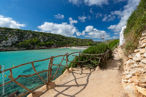 Widok   r  dziemnomorski  relaks i wypoczynek  wyspa Menorca  tapeta 