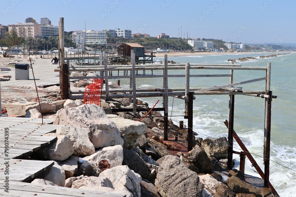 Termoli - Resti di un trabucco in Viale dei Trabucchi