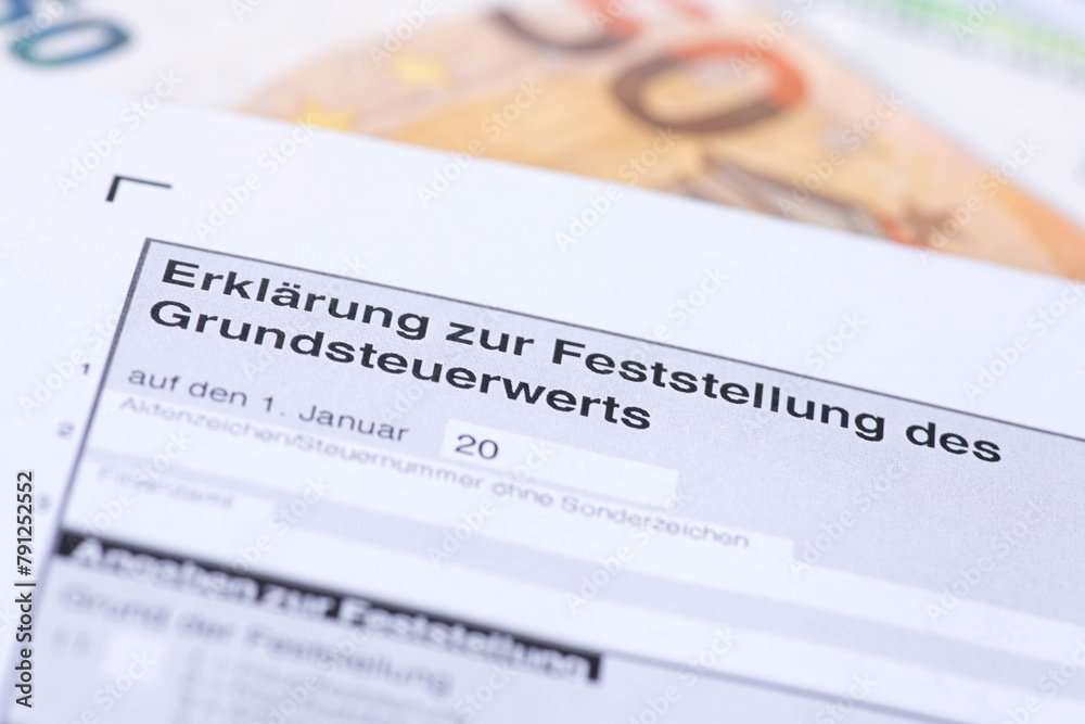 Erklärung Zur Feststellung Des Grundsteuerwerts Gw-1 Bw Euro Banknoten und Formular Erklärung zur Feststellung des