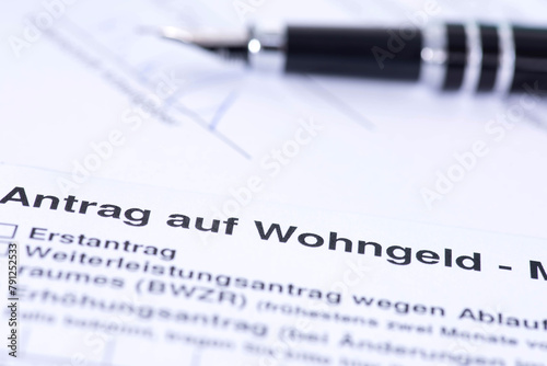Ein Stift und Antrag auf Wohngeld in Deutschland