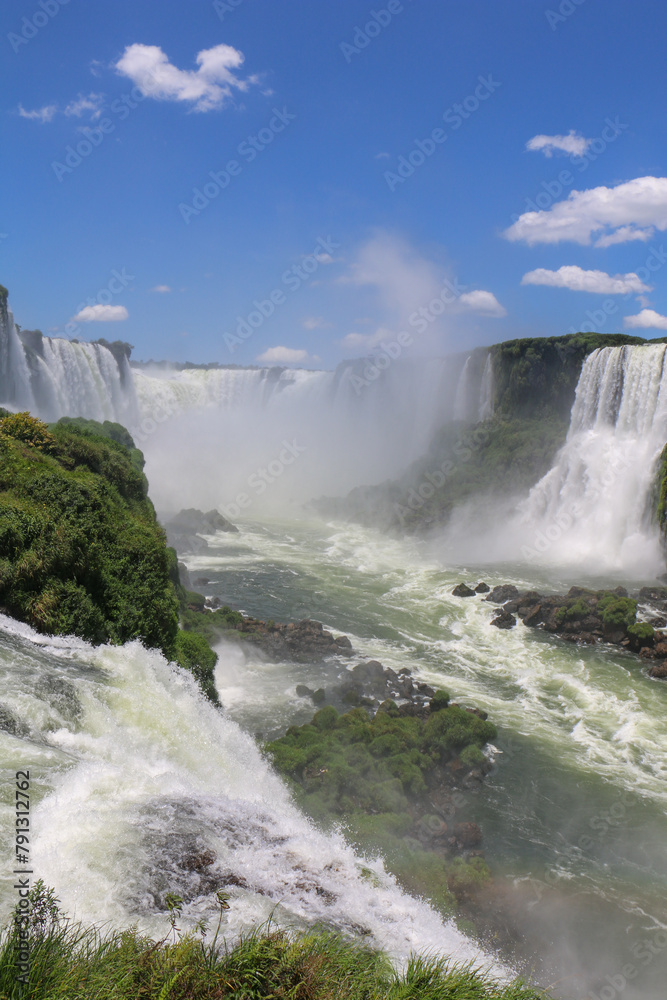 Fototapeta premium falls from the river