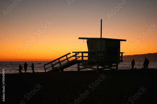 Lifeguard post at Santa Monica © Istav Nile