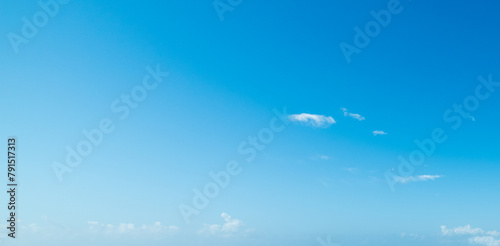 Blue sky with small clouds © Gabriele Maltinti