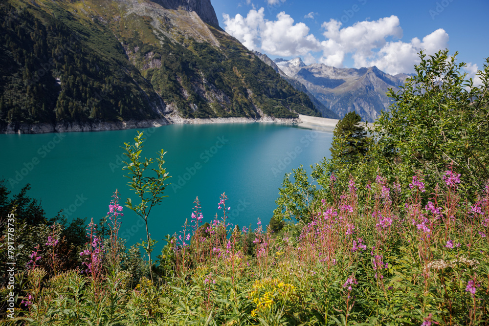 Obraz premium Reservoir at the Dam in Zillergrund