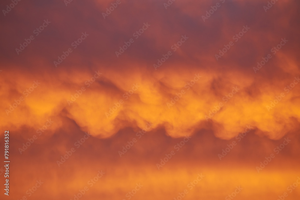 Obraz premium Cloudscape of cumulus sunset clouds