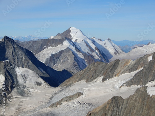 Aletschhorn 4194m......unten die Grünhornlücke und rechts hinten die Lötschenlücke photo