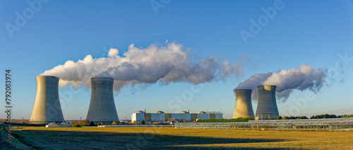Centrale nucléaire photo