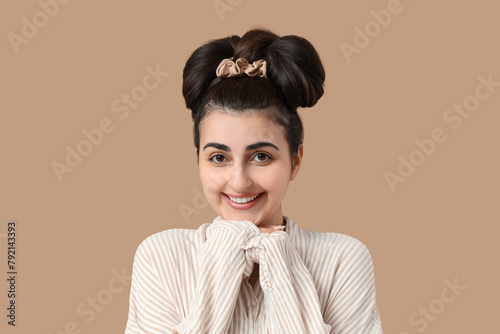 Happy smiling woman with bu...