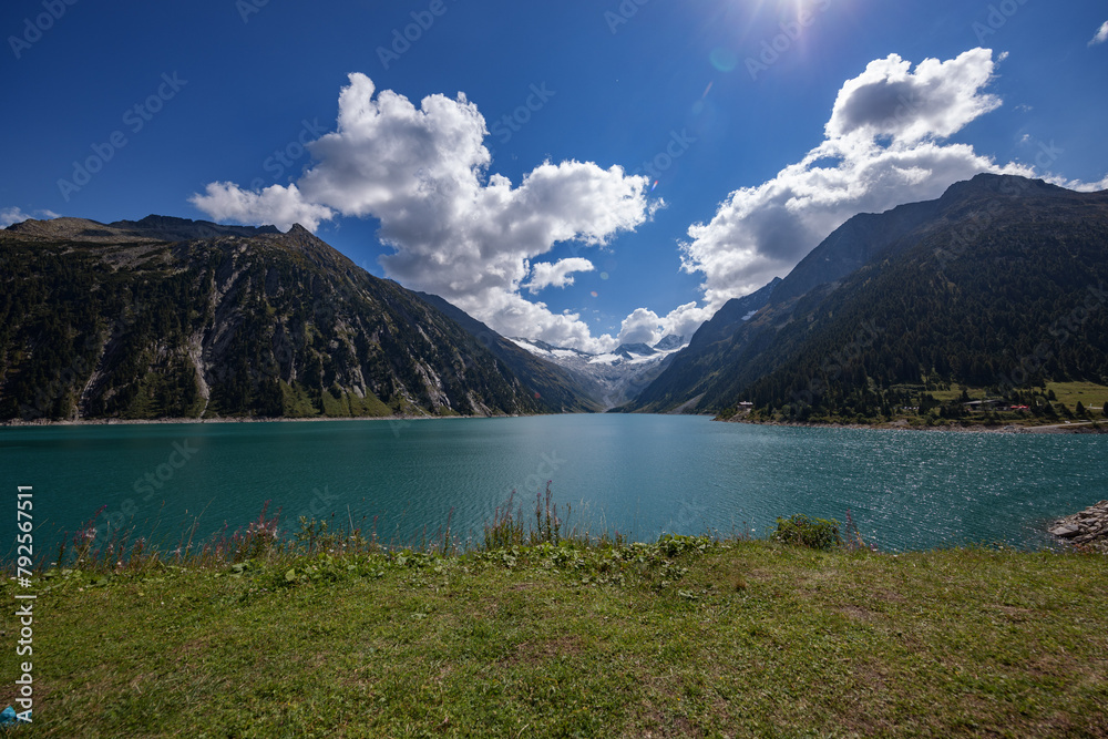 Naklejka premium Sunny Day at Schlegeis Reservoir
