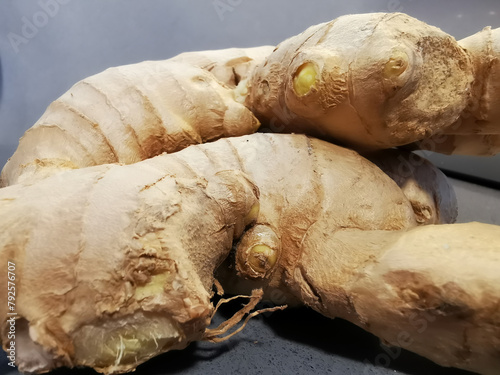ginger roots to make infusions