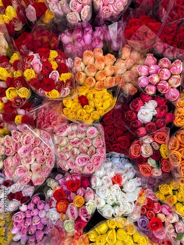 Canvas Print Dozens of Roses outside of a New York Bodega