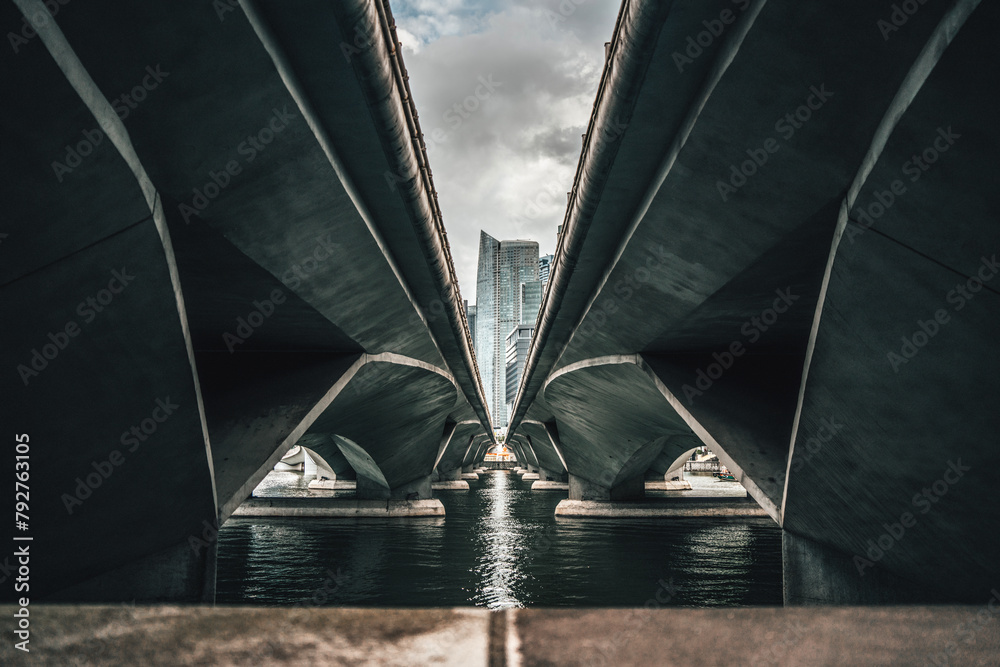 Fototapeta premium Symmetrical Overpass Going Over a River in Singapore