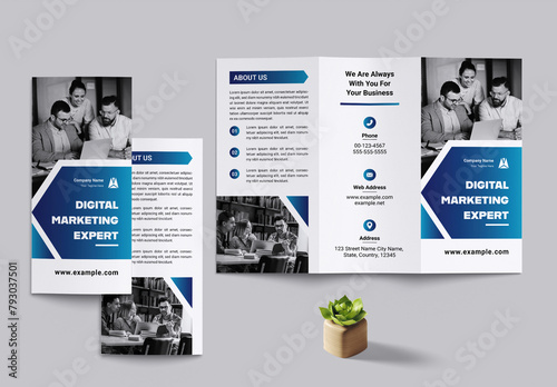 Corporate Business Trifold Layout With Gradient Accents (ID: 793037501)