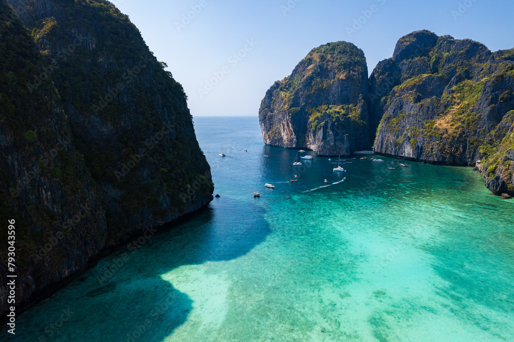Fototapeta premium Aerial view of Maya bay beach in koh Phi Phi Leh, Krabi, Thailand