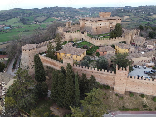 Il castello di Gradara visto con il Drone - Il castello di Paolo e Francesca photo