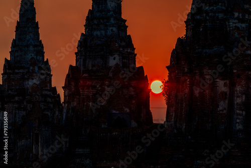 Background of old Buddha statues in Thai religious attractions in Ayutthaya Province, allowing tourists to study their history and take public photos.