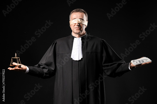 Blindfolded mature judge wi...