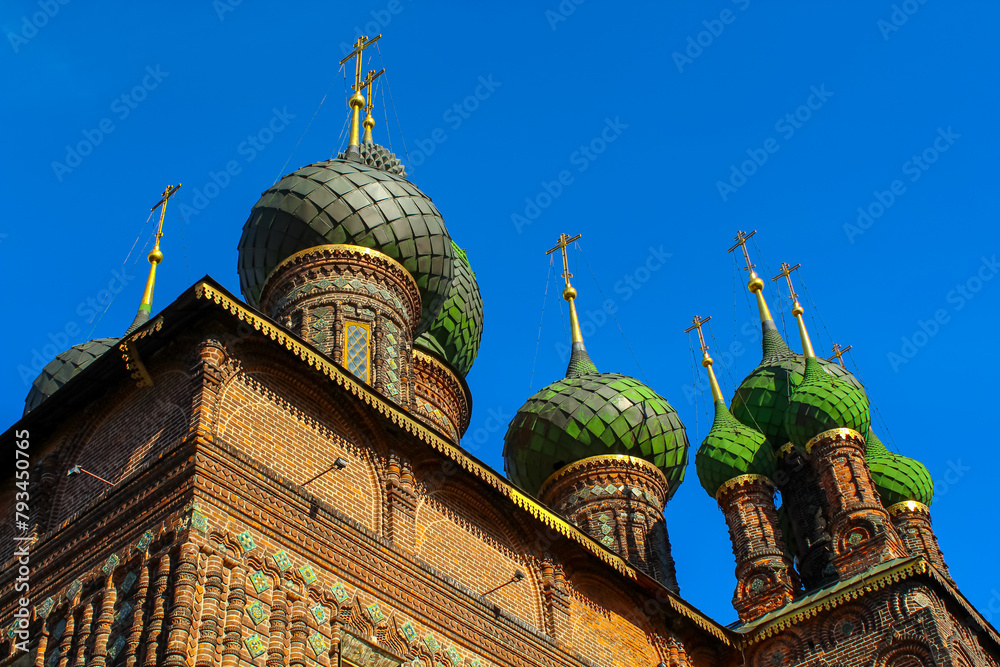 Φωτογραφία Domes of the Church of the Beheading of John the Baptist in Yaroslavl, Russia