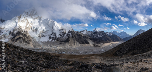 Panoramic view just below Kala Patthar viewpoinf over Khumbu glacier and Everest, Lhotse, Nuptse