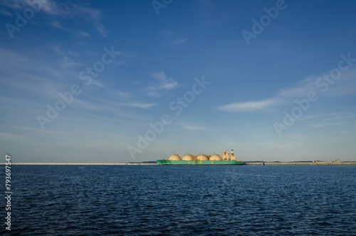 LNG TANKER - Ship moored at the gas terminal © Wojciech Wrzesień