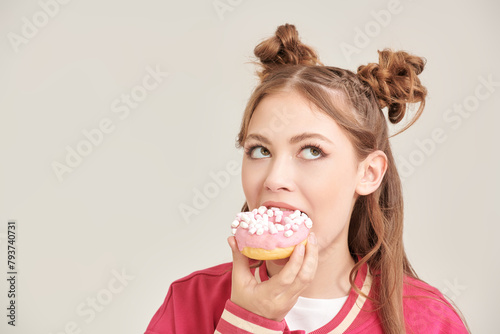 eating donut girl