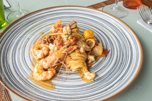 Tagliolini con mazzancolle e pomodorini
